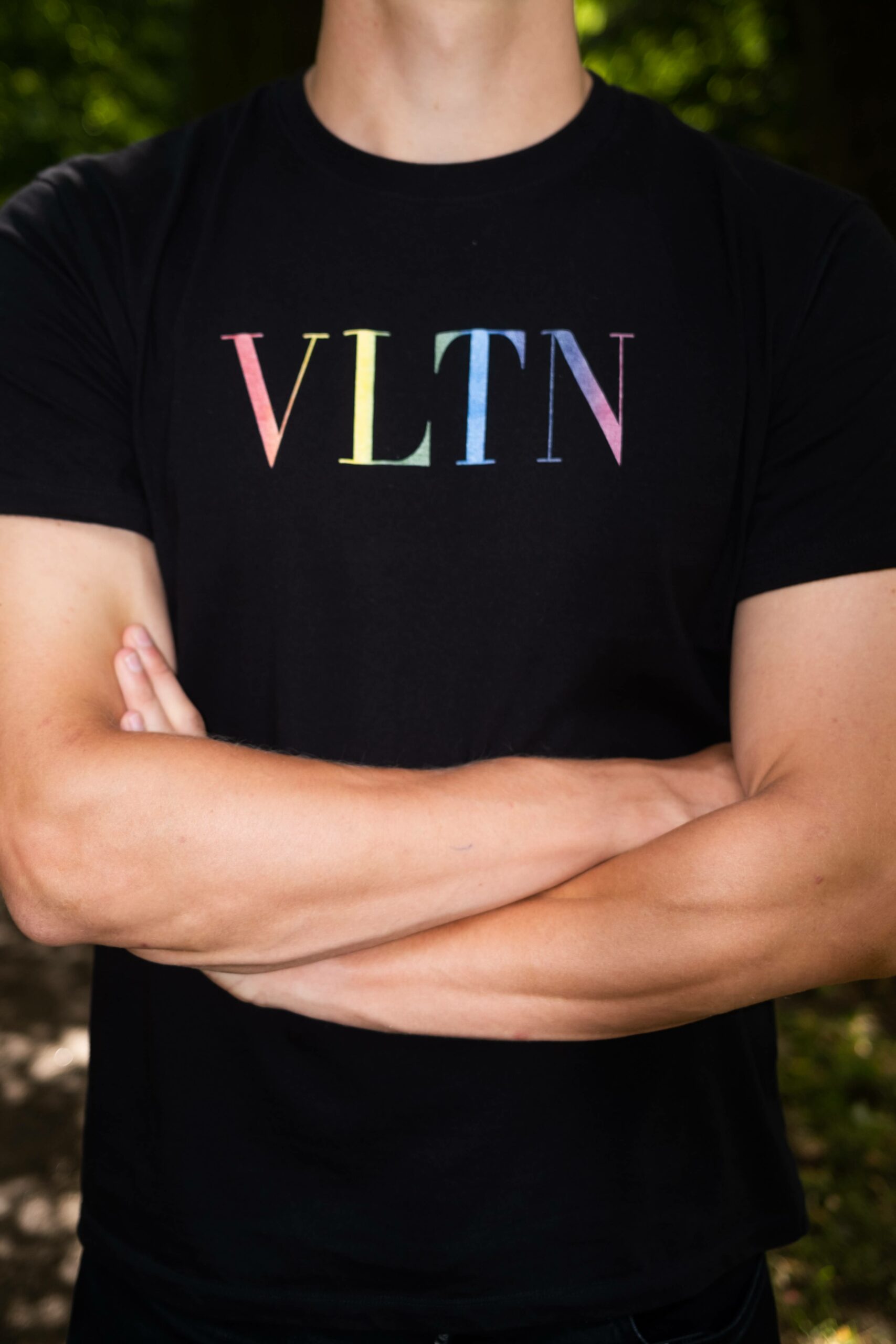 발렌티노-검정티셔츠