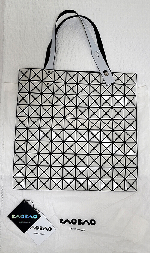 이세이미야케_바오바오백_프리즘화이트
